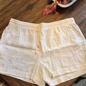 Athleta White Linen Women's Cargo Shorts